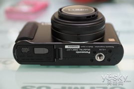 F1.4超大光圈 松下LX7GK数码相机售价2450元